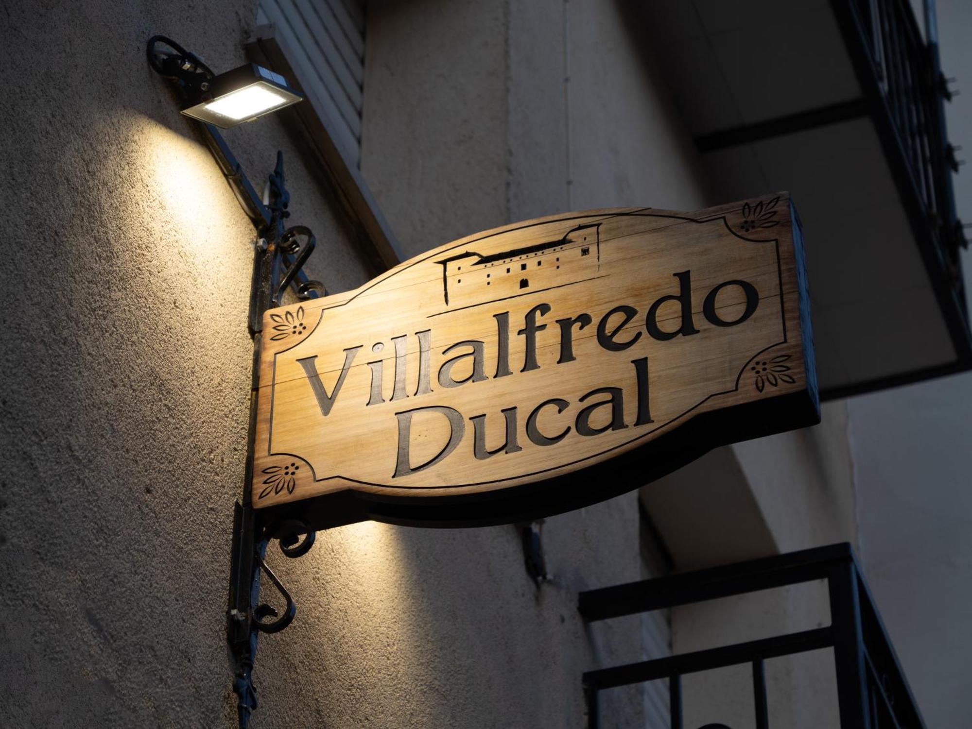 Villalfredo Ducal Pastrana Exteriér fotografie